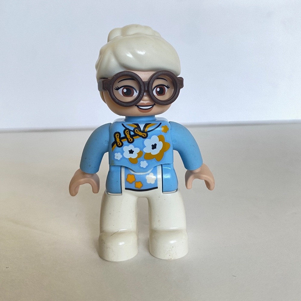 Lego Duplo Happy Childhood Moments Minifigure Grandma 47394PB303 Chinese New Yr